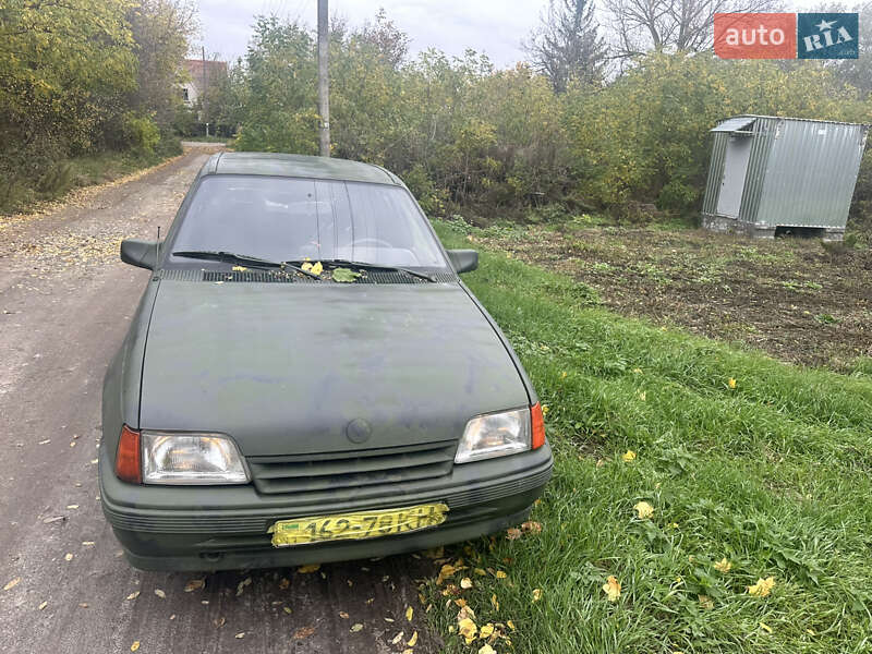 Седан Opel Kadett 1986 в Борисполе
