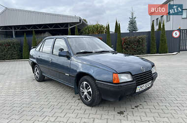 Седан Opel Kadett 1987 в Ізяславі
