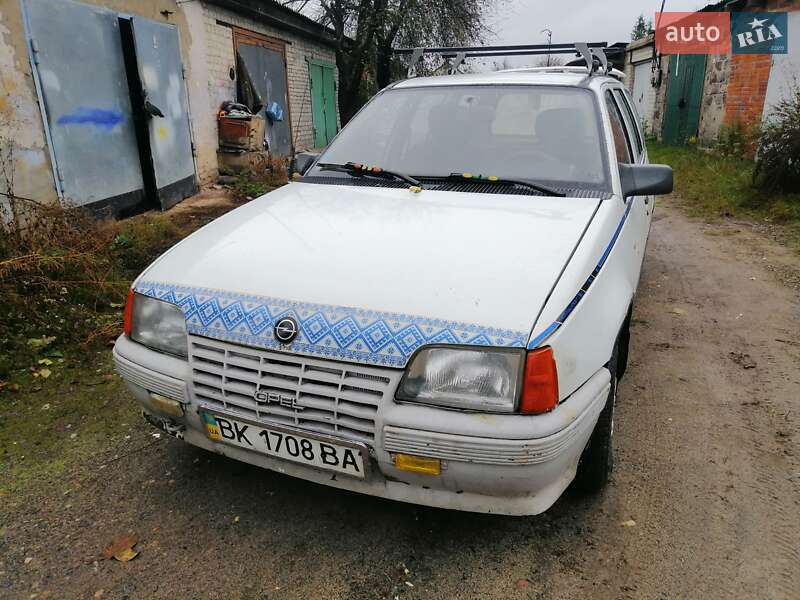 Універсал Opel Kadett 1988 в Володимирці