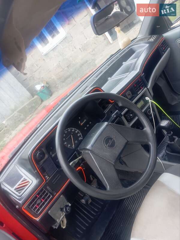 Хэтчбек Opel Kadett 1986 в Черновцах