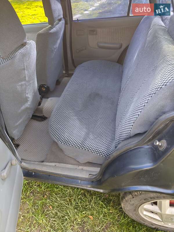 Седан Opel Kadett 1988 в Черновцах