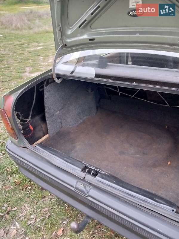 Седан Opel Kadett 1986 в Корсуне-Шевченковском фото 4 Седан Opel Kadett 1986 в Корсуне-Шевченковском