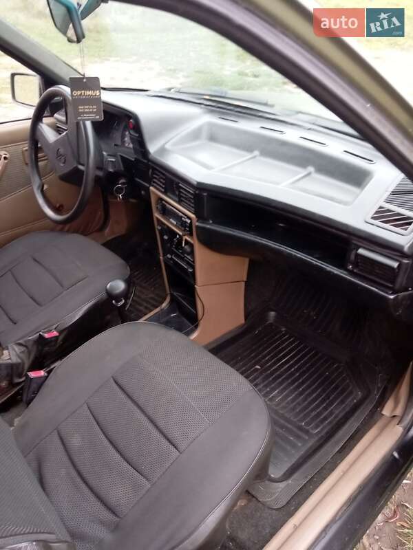 Седан Opel Kadett 1986 в Корсуне-Шевченковском фото 13 Седан Opel Kadett 1986 в Корсуне-Шевченковском