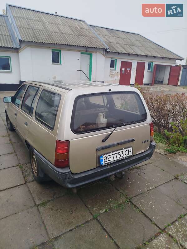 Универсал Opel Kadett 1991 в Николаеве фото 4 Универсал Opel Kadett 1991 в Николаеве