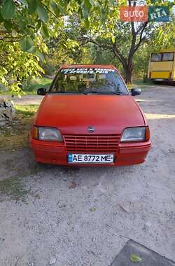 Седан Opel Kadett 1986 в Кривому Розі