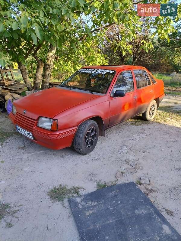 Седан Opel Kadett 1986 в Кривом Роге фото 5 Седан Opel Kadett 1986 в Кривом Роге
