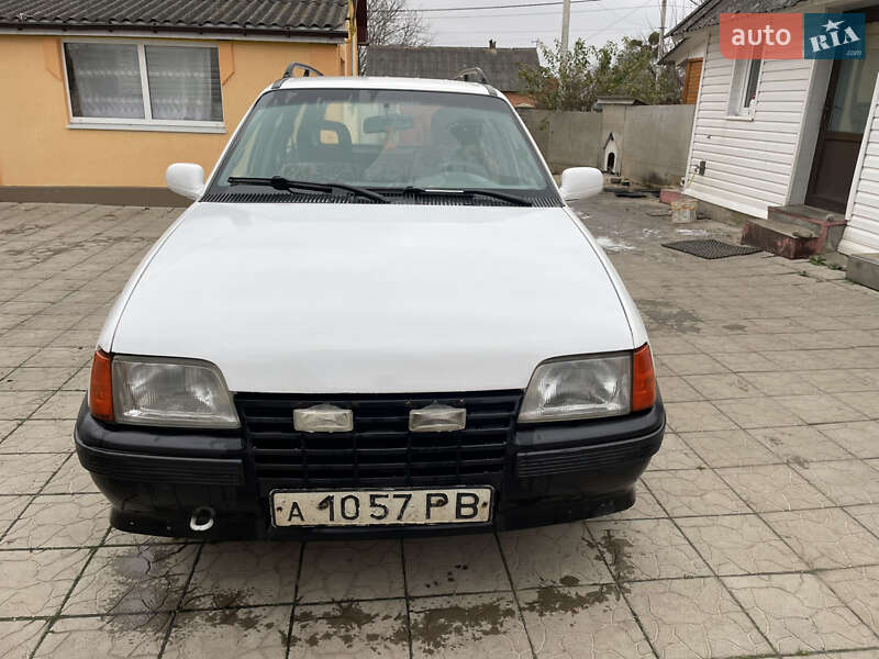Універсал Opel Kadett 1988 в Здолбуніві фото Універсал Opel Kadett 1988 в Здолбуніві