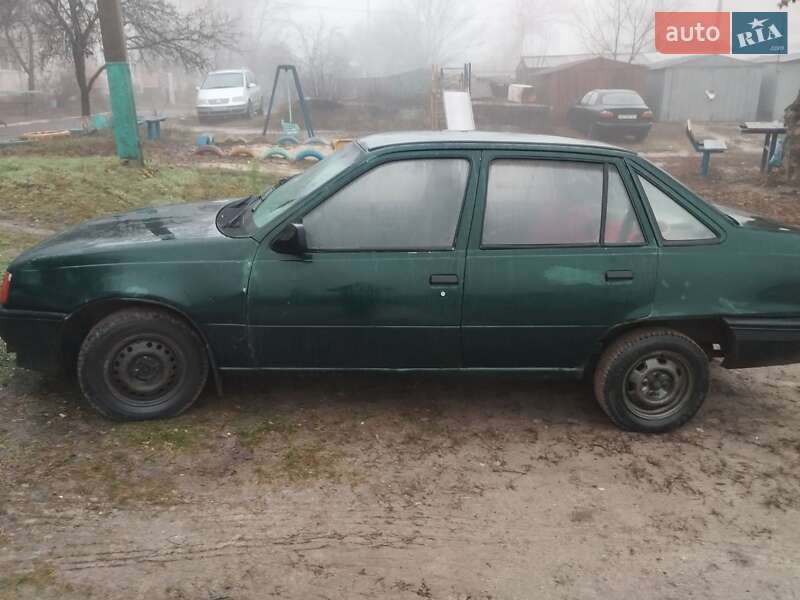Седан Opel Kadett 1986 в Безлюдовке фото 9 Седан Opel Kadett 1986 в Безлюдовке