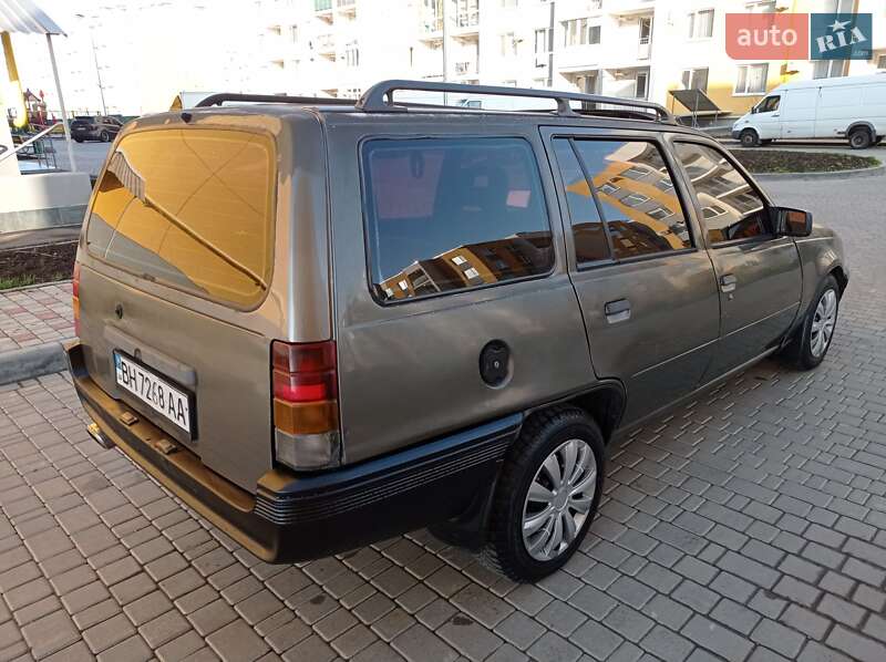 Универсал Opel Kadett 1990 в Одессе