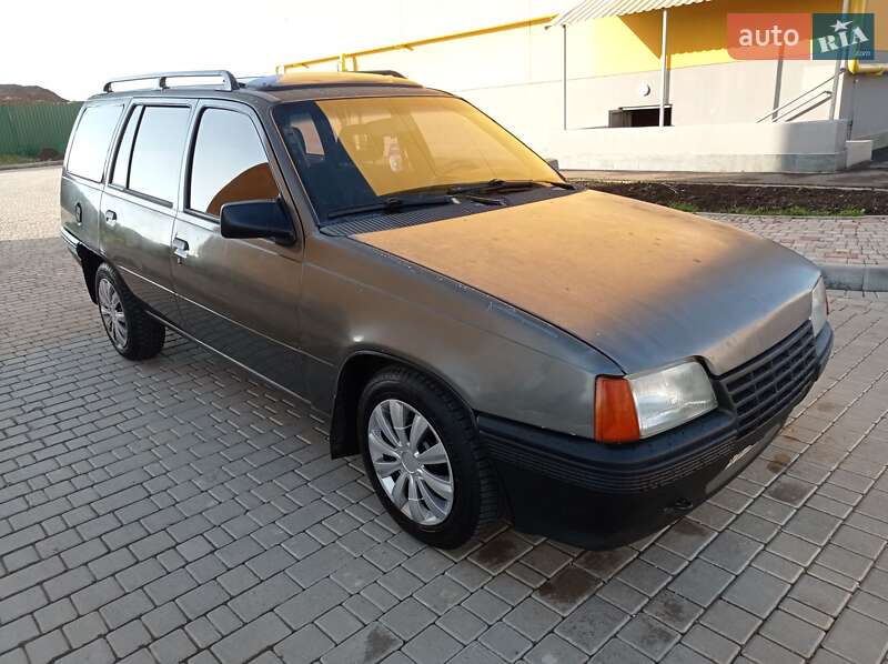 Универсал Opel Kadett 1990 в Одессе