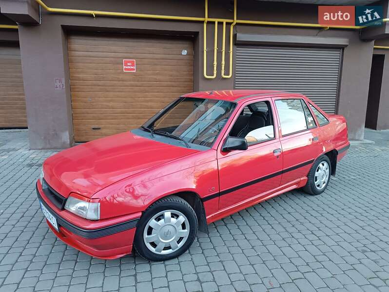 Седан Opel Kadett 1990 в Виннице