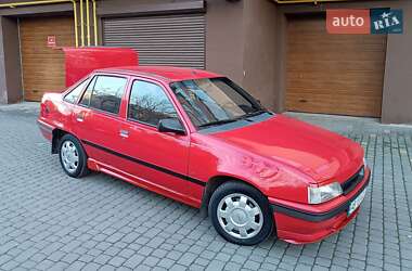 Седан Opel Kadett 1990 в Виннице