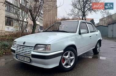 Седан Opel Kadett 1992 в Виннице