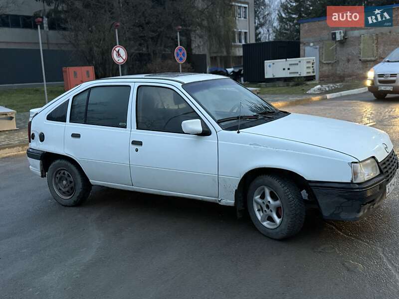 Хэтчбек Opel Kadett 1987 в Львове