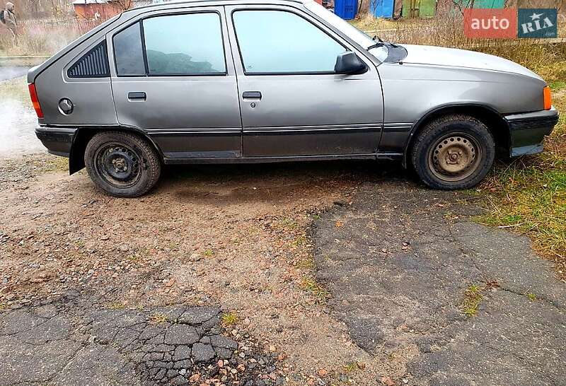 Хэтчбек Opel Kadett 1986 в Шостке