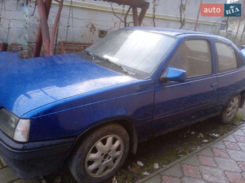 Хетчбек Opel Kadett 1986 в Ужгороді