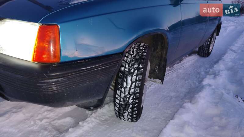 Хэтчбек Opel Kadett 1985 в Шостке