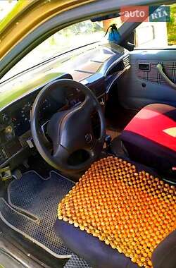 Седан Opel Kadett 1985 в Жмеринке