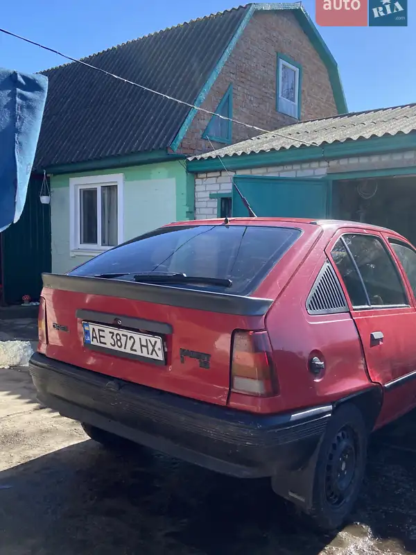Opel Kadett 1986 VIN W0L000034G5159202 фото оголошення 8 з 39