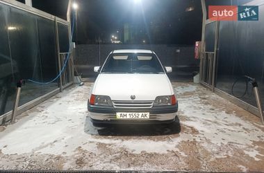 Хэтчбек Opel Kadett 1989 в Житомире