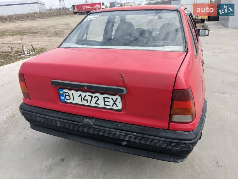 Седан Opel Kadett 1988 в Кременчуці