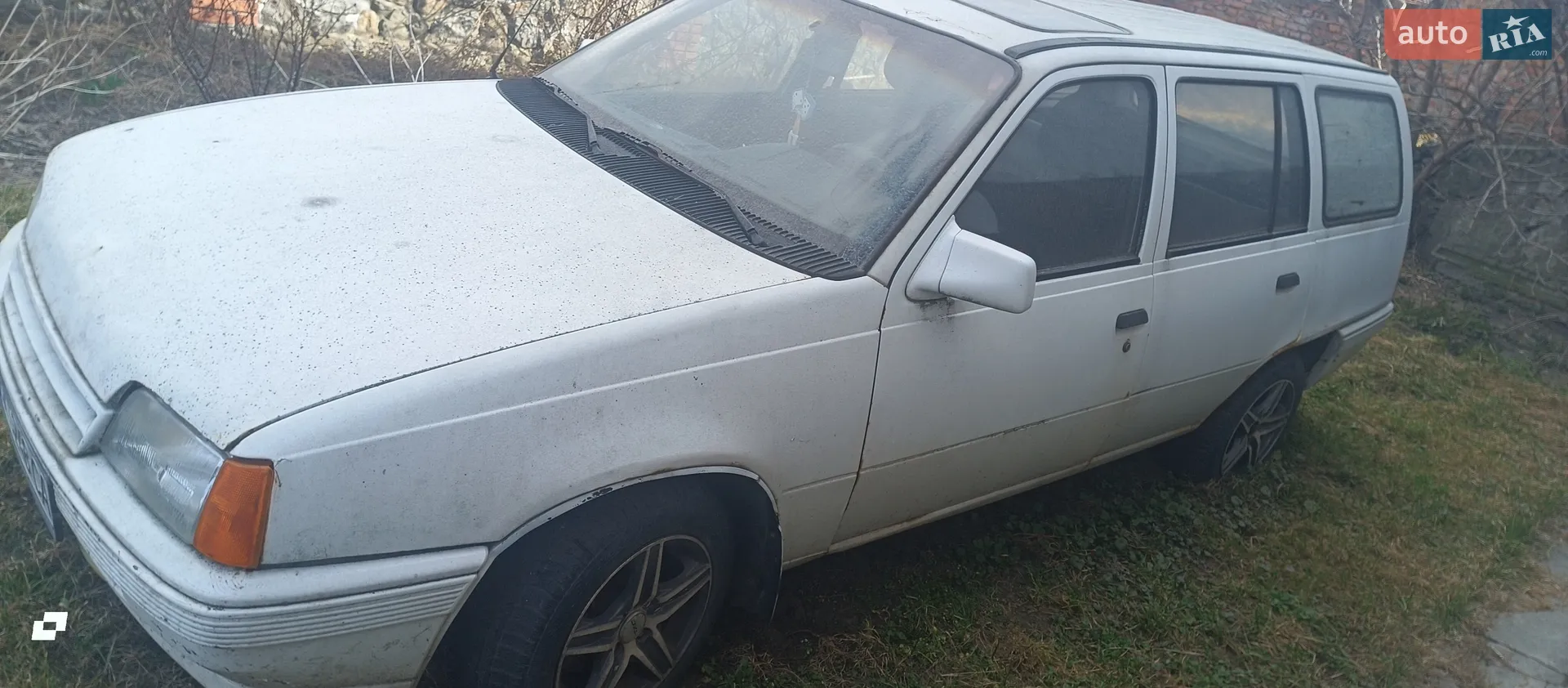 Opel Kadett 1986 VIN W0L000046G2642790 фото оголошення 2 з 9
