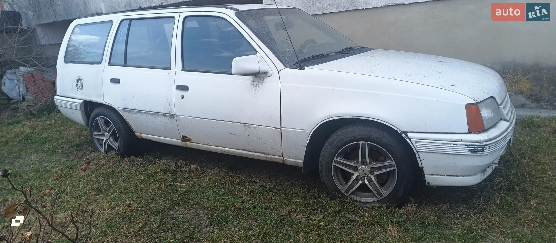 Opel Kadett 1986 VIN W0L000046G2642790 фото оголошення 3 з 9
