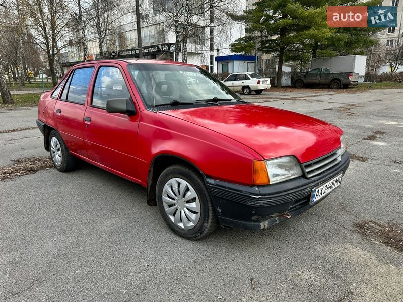 Седан Opel Kadett 1989 в Харькове