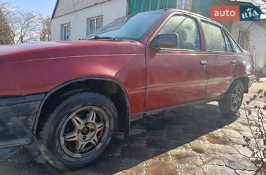 Седан Opel Kadett 1989 в Хороле