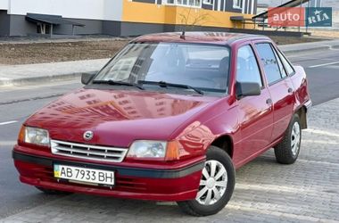 Седан Opel Kadett 1992 в Виннице