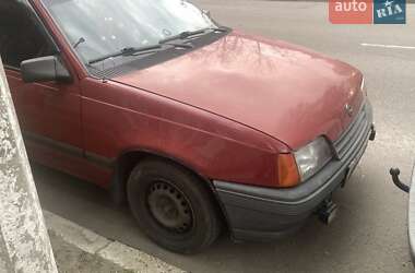 Седан Opel Kadett 1990 в Кременчуці