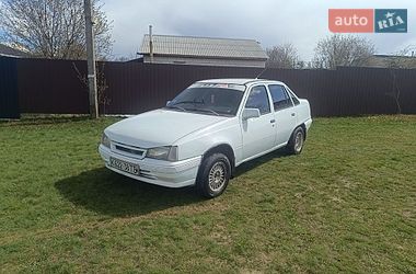 Седан Opel Kadett 1989 в Ромнах