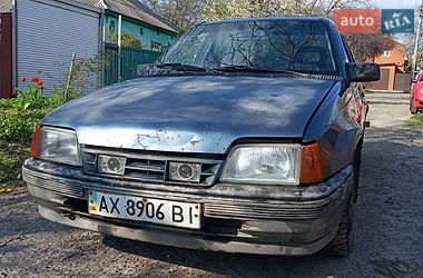 Седан Opel Kadett 1988 в Харькове
