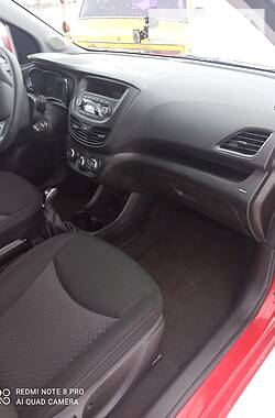 Хэтчбек Opel Karl 2016 в 