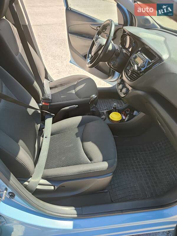Хэтчбек Opel Karl 2015 в Каневе