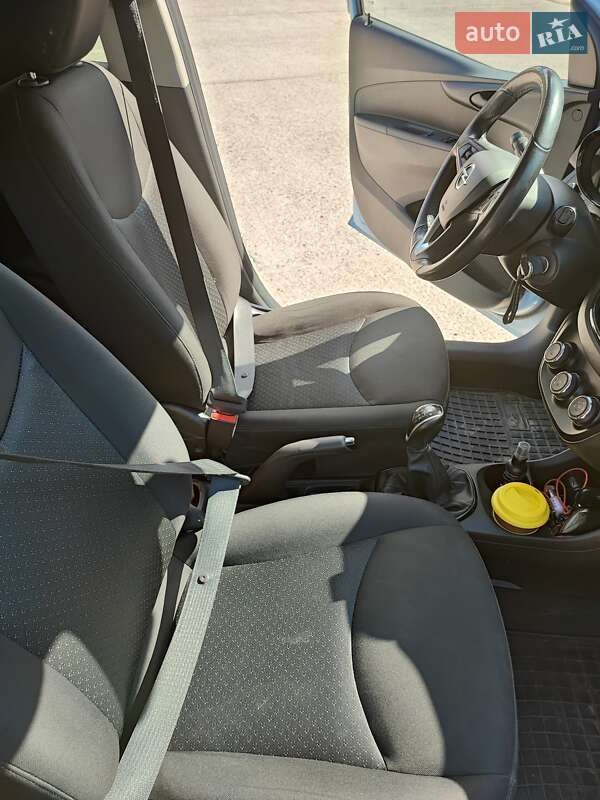 Хэтчбек Opel Karl 2015 в Каневе