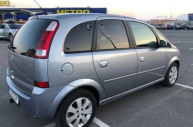 Хетчбек Opel Meriva 2004 в 