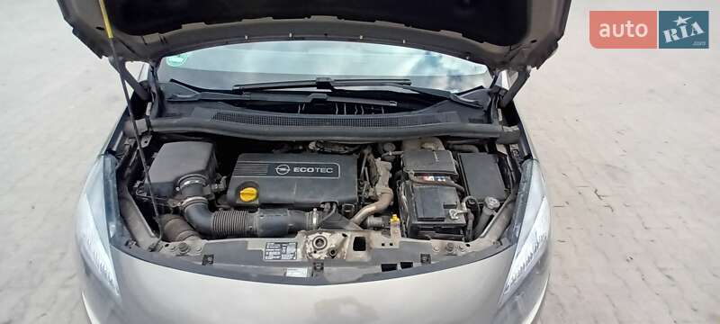 Микровэн Opel Meriva 2011 в Нововолынске