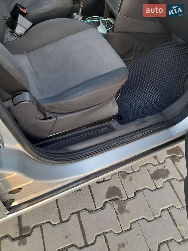 Микровэн Opel Meriva 2003 в Черновцах фото 7 Микровэн Opel Meriva 2003 в Черновцах