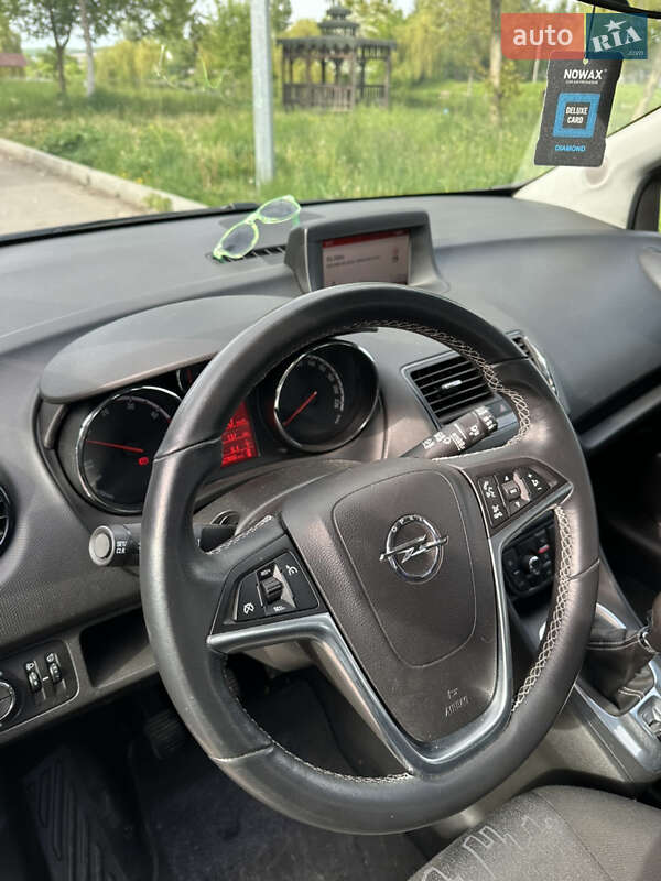 Мікровен Opel Meriva 2015 в Бурштині