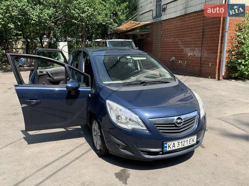 Мікровен Opel Meriva 2011 в 