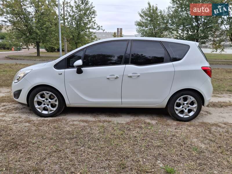 Микровэн Opel Meriva 2011 в Киеве