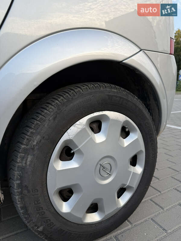 Микровэн Opel Meriva 2005 в Староконстантинове