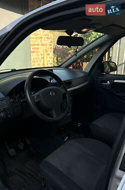 Микровэн Opel Meriva 2004 в  фото 3 Микровэн Opel Meriva 2004 в