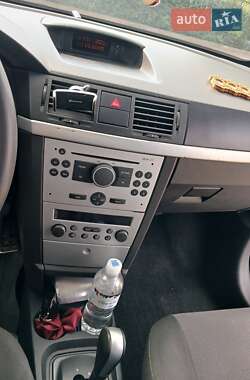 Микровэн Opel Meriva 2005 в  фото 4 Микровэн Opel Meriva 2005 в