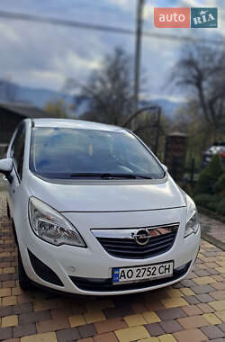 Микровэн Opel Meriva 2011 в Тячеве
