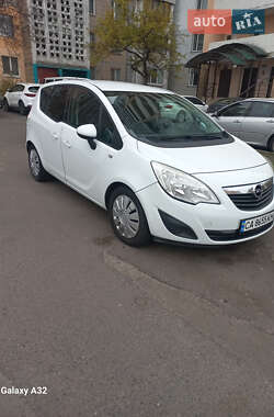 Микровэн Opel Meriva 2010 в Черкассах