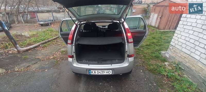 Микровэн Opel Meriva 2004 в Киеве