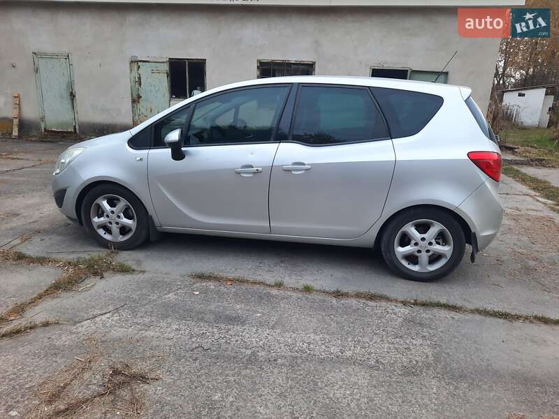 Мікровен Opel Meriva 2011 в Новояворівську