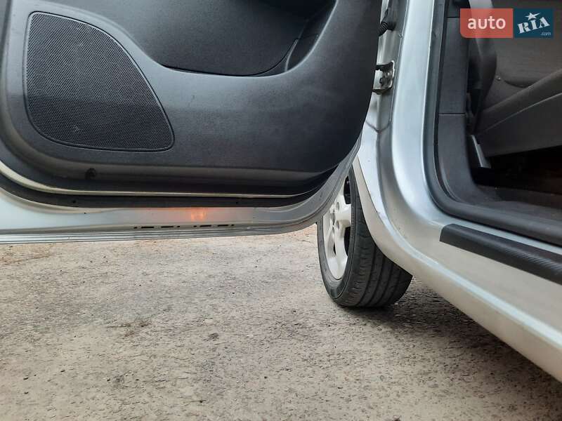 Мікровен Opel Meriva 2011 в Новояворівську